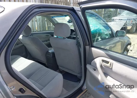 2001 Toyota Camry Le from USA, damaged, VIN 4T1BG28K81U057557